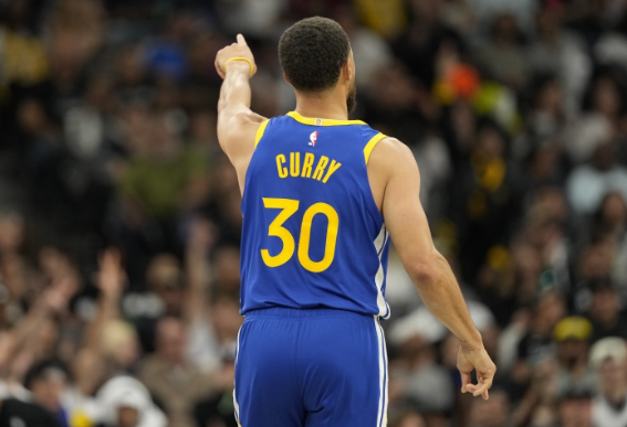 库里狂砍22分难救主 勇士半场遇阻