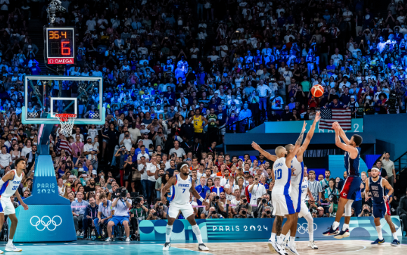 詹库互侃奥运绝杀 传奇瞬间藏温情