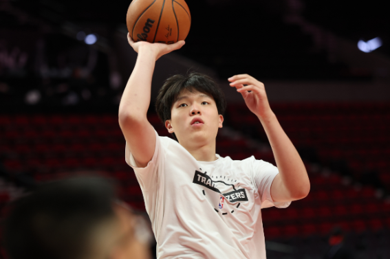 召回与待命：杨瀚森的新秀成长节奏