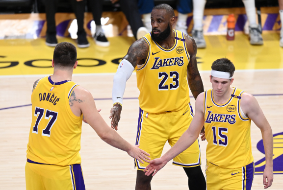 连胜迎休整：湖人的喘息与蓄力