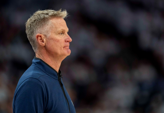 斯波盛赞科尔：师恩与传奇领导力