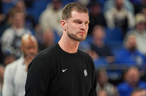 开拓者帅位困局：斯普利特的无奈与争议