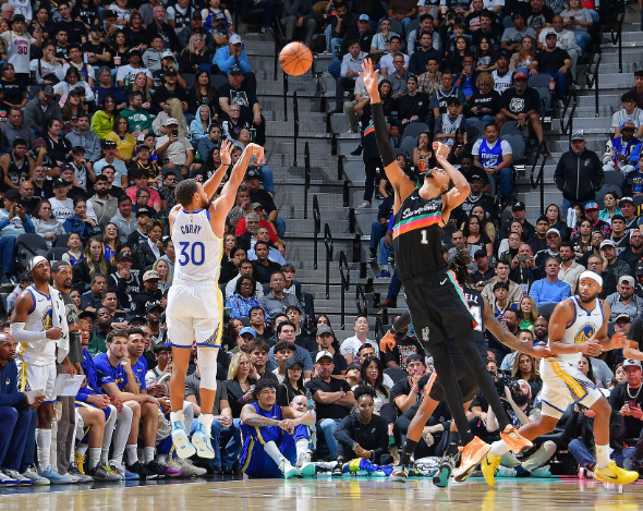 库里告别安德玛，球鞋选择迎来自由时代