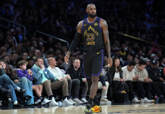 詹姆斯归位，防守先立