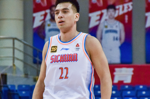四川男篮名单敲定 体测过关迎新赛季