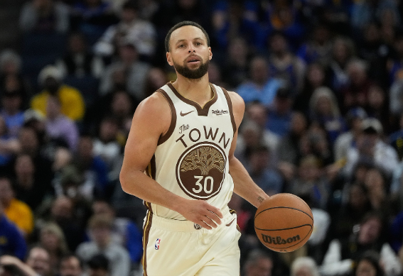 战火箭迎挑战 库里剑指得分新高峰