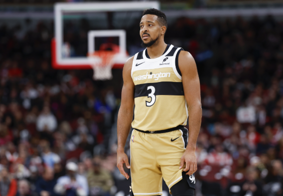 麦科勒姆10记三分轰46分 跻身历史顶级射手