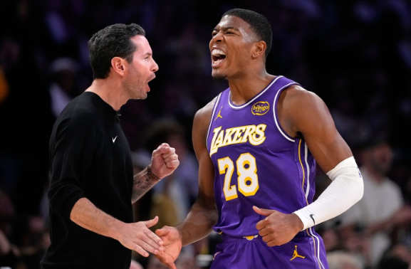 湖人首发之困：换八村塁上斯玛特？