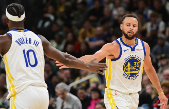 8套首发的阵痛：勇士的伤病困局