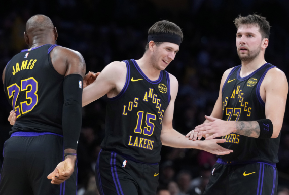 三核共振！湖人的无私篮球哲学