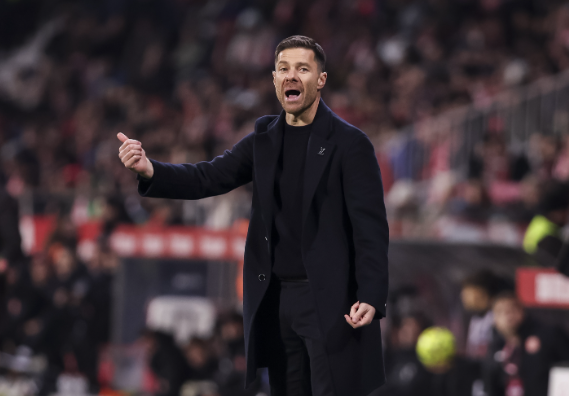 皇马深陷危机 阿隆索执教遭质疑