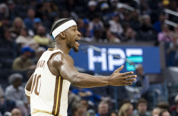 临危受命！巴特勒扛着勇士前行