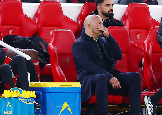 利物浦的双重博弈：帅位与中卫未来