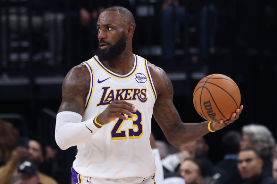 布克盛赞詹姆斯 湖阳大战看点十足