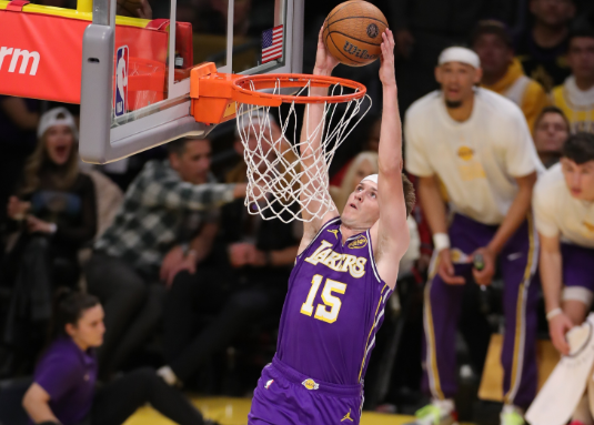 33分+历史级表现！里夫斯闪耀湖人大胜