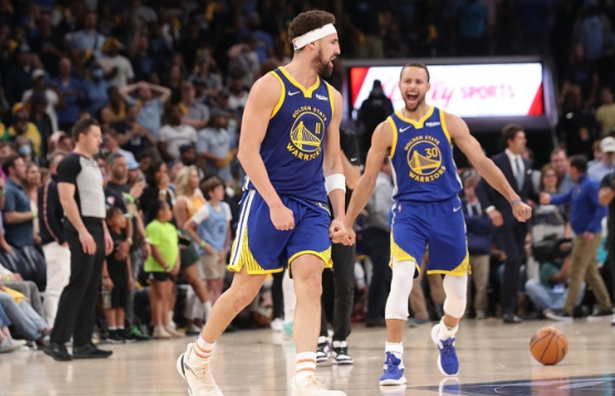 水花同心 库里盛赞克莱价值