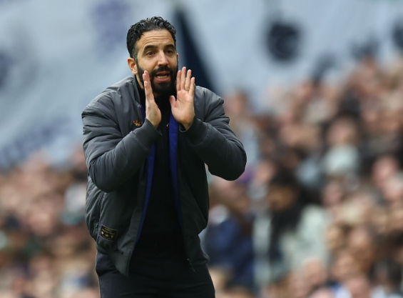 主场生死战 曼联迎双重考验