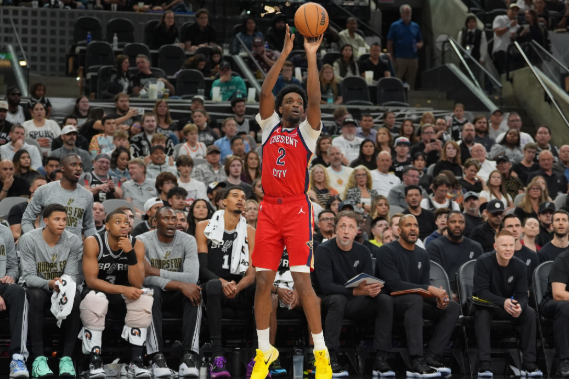 防守瑰宝引哄抢 琼斯成湖勇目标