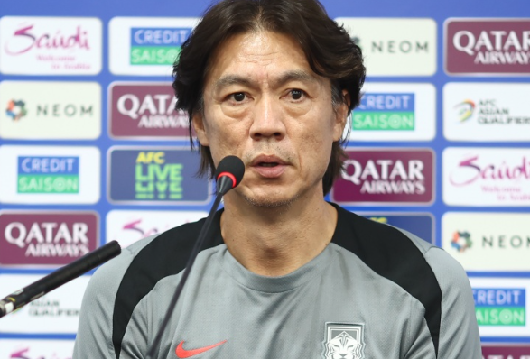 韩帅赴美迎抽签 谨慎布局世界杯