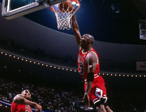 公牛：在伤病与逆境中寻找破局之光