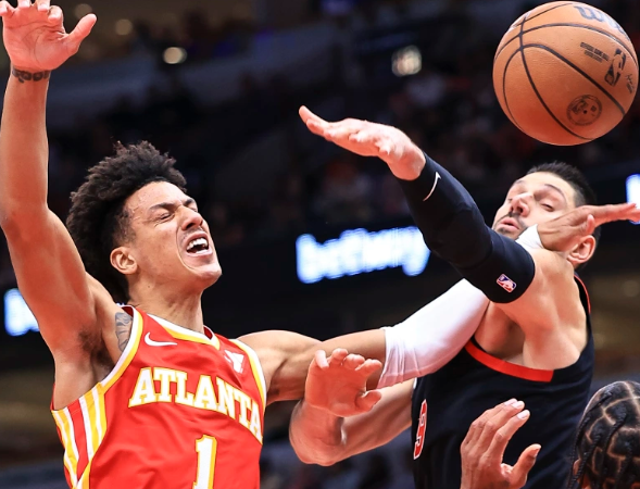 老鹰振翅：在逆风中寻找翱翔的轨迹