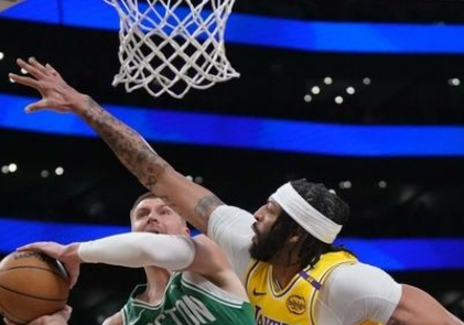 黄绿烽烟再起：凯尔特人主场迎战湖人，谁能续写传奇？