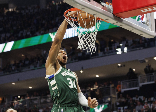 雄鹿：在挑战中砥砺前行的争冠劲旅