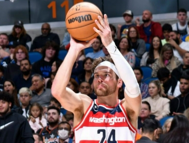 榜尾对决暗藏玄机：奇才主场能否掀翻老鹰？