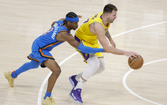 湖人关键时刻防守登顶，联盟防守格局初显