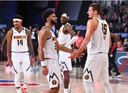 麦迪逊暗战：尼克斯铁血防线能否锁死魔术青春风暴？