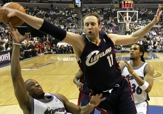 骑士：在起伏中探寻新赛季的曙光