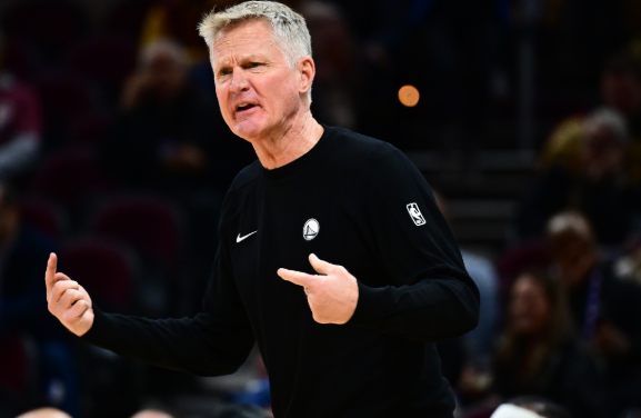 残阵勇士逆袭骑士 科尔盛赞团队韧性