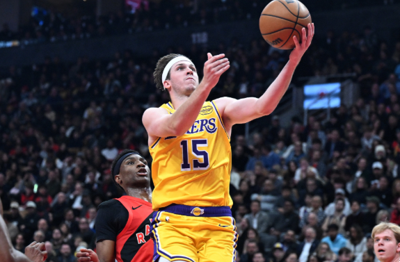 湖人大核双星闪耀 客场对决76人迎考验