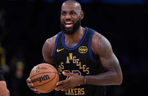 41岁詹皇：油箱未满，仍是王者