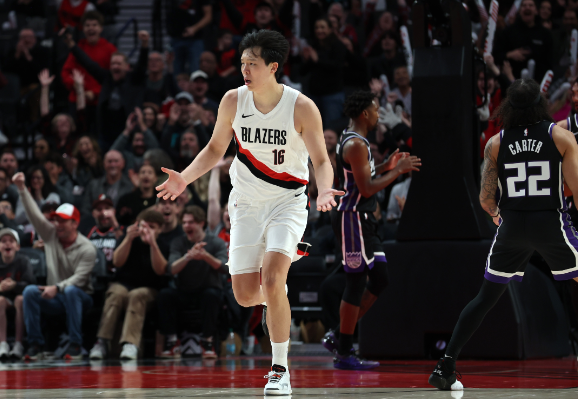 杨瀚森：从紧张到自如，在成长中等待机会