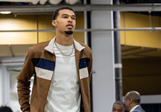 文班缺阵，马刺能否客场掀翻湖人？