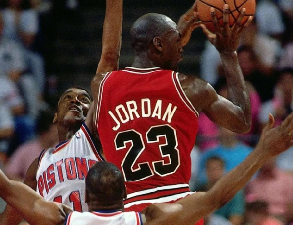 公牛：从高光到低谷的挣扎之路