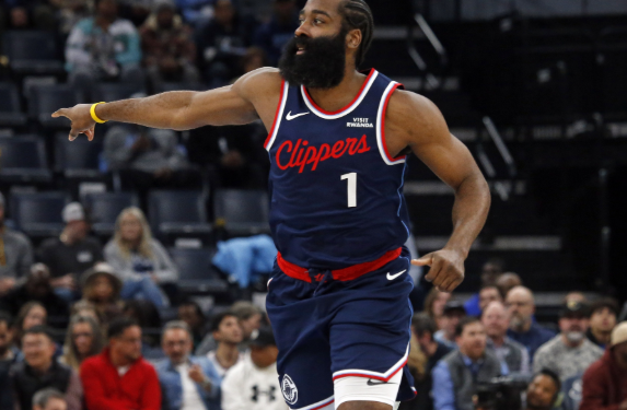 杜兰特：哈登是对手的“进攻引擎”