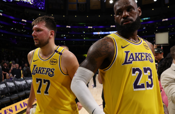 湖人赢弱输崩？17胜7负藏隐忧