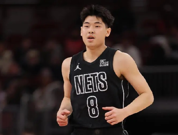 篮网：逆风展翅，书写赛场新篇章