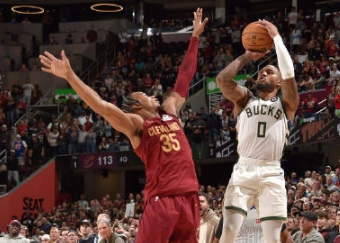 寒夜鏖兵：骑士铁骑碾碎黄蜂残阵的救赎之战