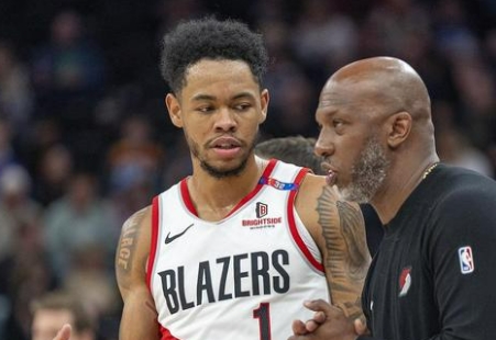 寒夜烽火再燃：勇士铁骑能否踏碎开拓者重建之路？