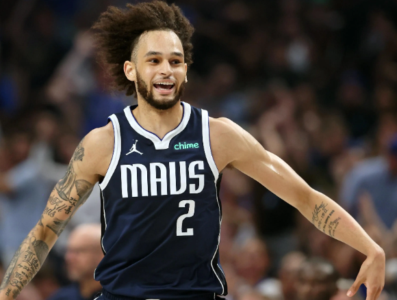 独行侠：逆境中探寻新生，赛场书写坚韧篇章