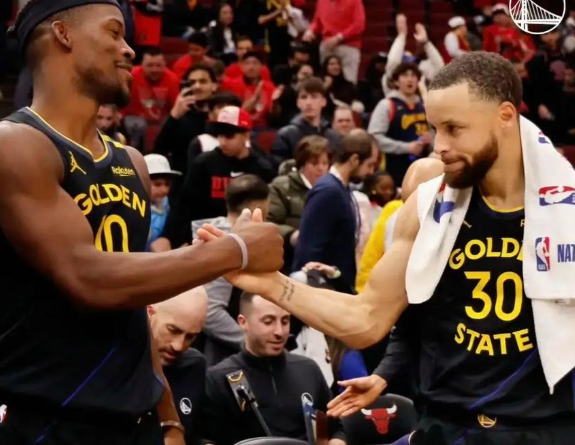 勇士：在变革中续写传奇新章