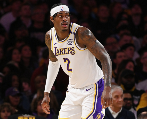 稳扎收官，湖人靠团队赢下硬仗