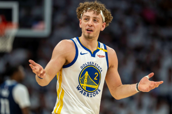 科尔轮换引争议，双重标准遭质疑