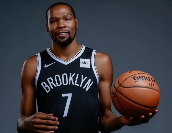 篮网：在重建泥潭中探寻曙光