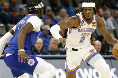 雷霆铁骑踏碎快船残梦：西部榜首与副班长的宿命对决