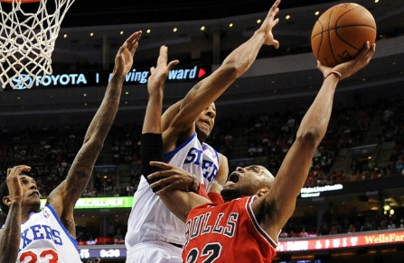 逆袭风暴再起：公牛主场能否双杀骑士？