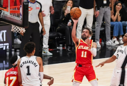 伤病潮下的战术博弈：老鹰主场能否掀翻马刺铁骑？